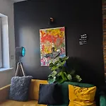 Apartment With Monkey Vibes *