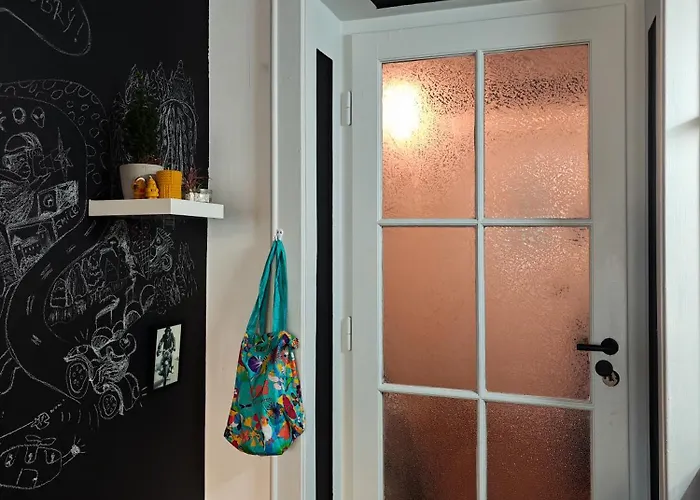 With Monkey Vibes * ブラチスラヴァ